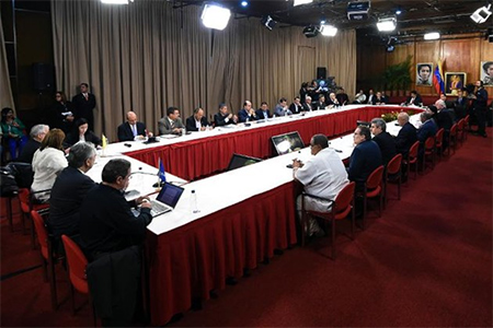 Mesa de diálogo entre Gobierno y oposición